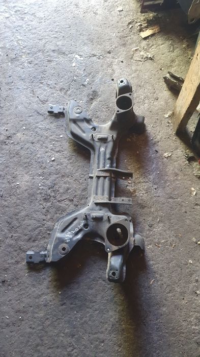 Продам балку переднию на пассат б4