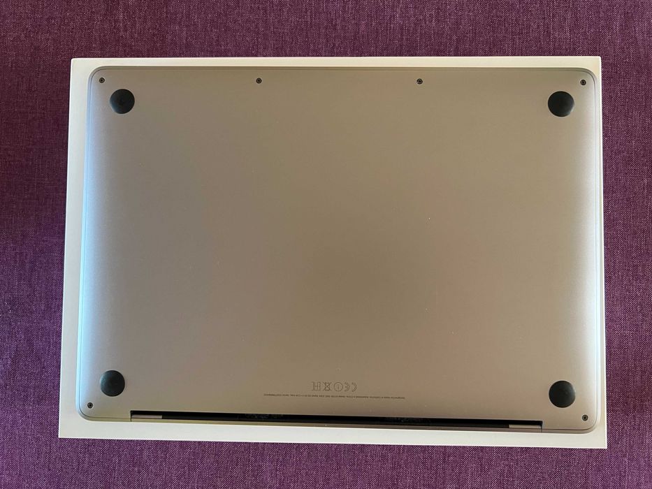 MacBook Pro 13" 2017 (2,3 Ghz Intel i5, 8 GB DD3) перфектен, в кутия
