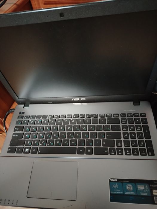 Ноутбук Asus.             .