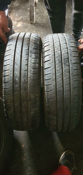 Гуми 2бр 215/70/15с - 1бр- 115лв