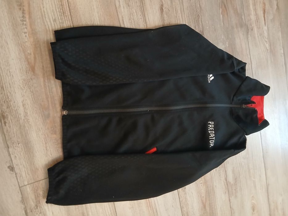 Готин слуитчър на Adidas