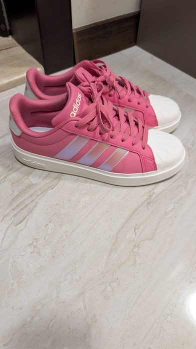Дамски маратонки Adidas Streettalk