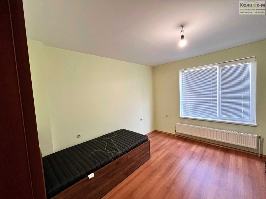 Тристаен апартамент с гараж до трето и четвърто училища, гр.Монтана