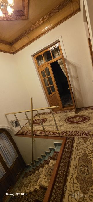 Kirib yashashga tayyor 14xonali uy