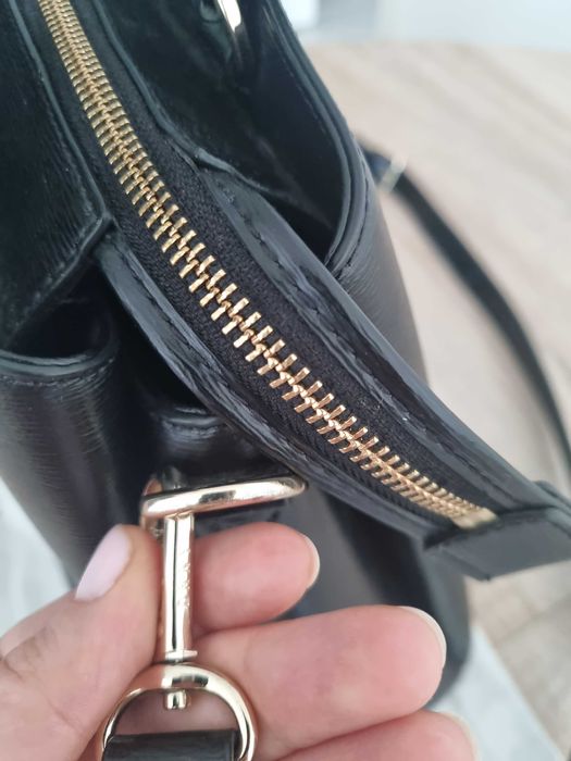 Оригинална кожена чанта DKNY Paige Medium Satchel (Черна)