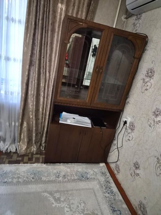 Отдадим бесплатно 2дивана и 2 шкафа