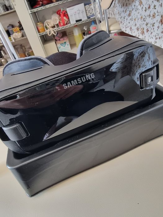 Ochelari Samsung GEAR VR cu controler