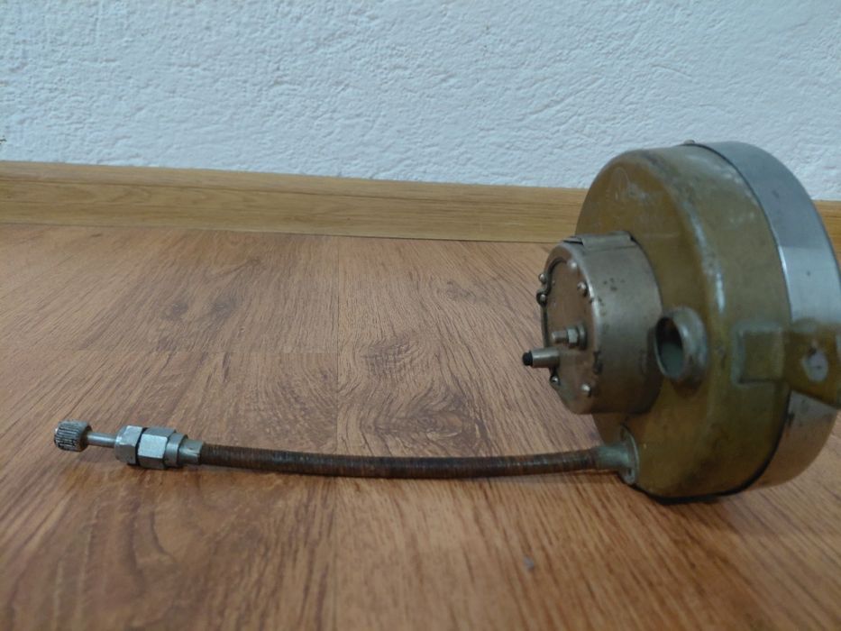 Часовник за ретро автомобил