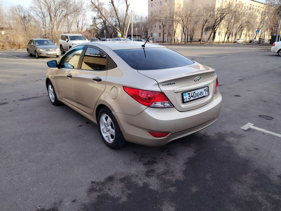 Хюндай Акцент 2011год