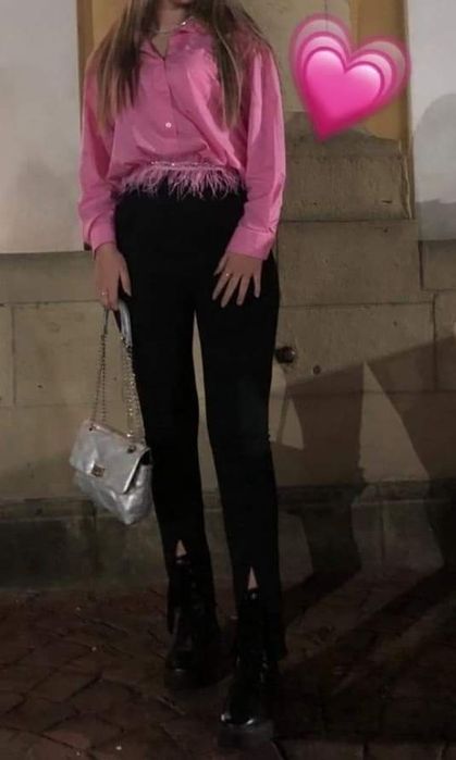 Колани с пера и камъни