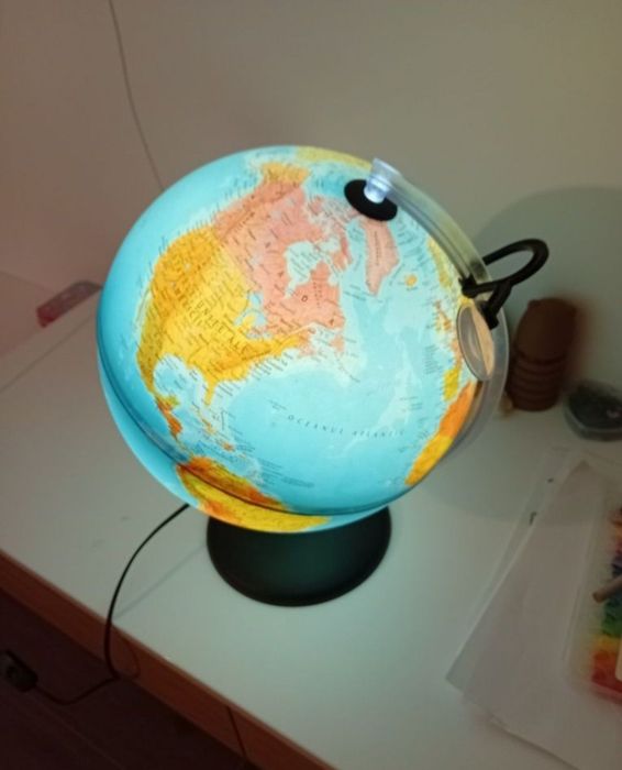 Glob pamantesc iluminat diametru 30cm lampa veioza bec lumina interior