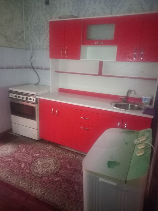 квартира сотилади 4хонали 5этажли дом 1-этаж