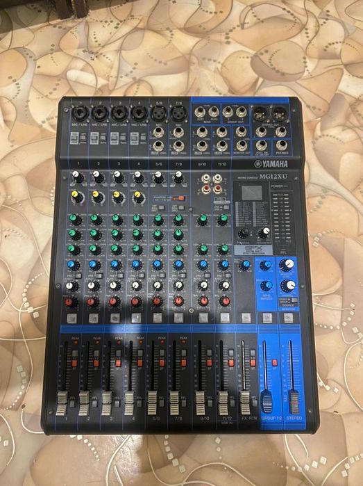 Микшерный пульт Yamaha MG12XU