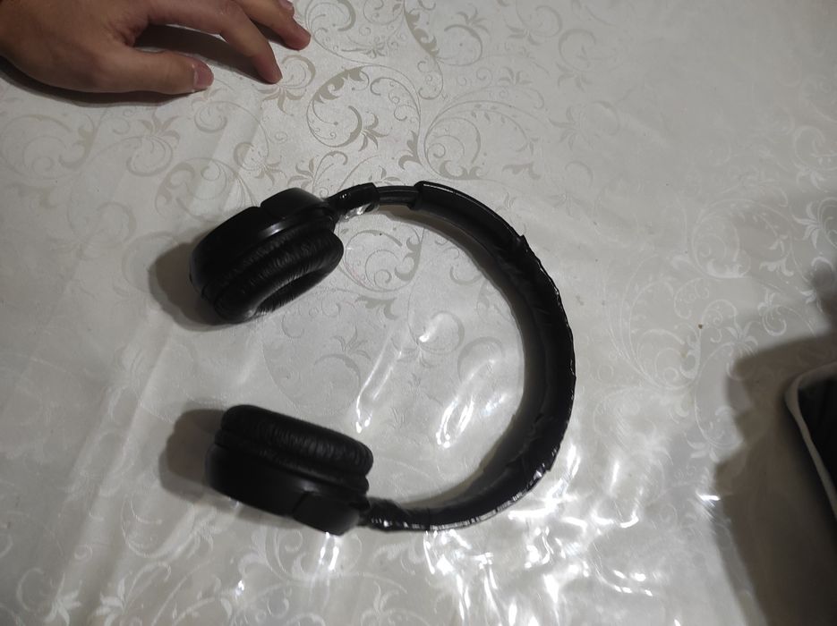 JBL наушниктер орташа состояние