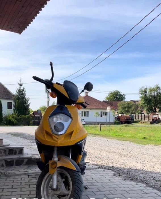 Vând scuter rieju 4t