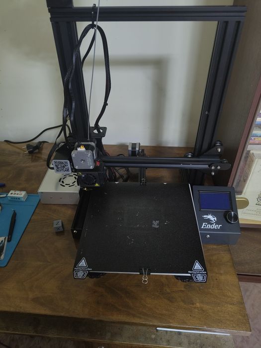 Продам 3д принтер ender 3