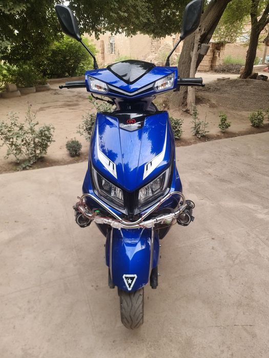 Skutr sotiladi.xolati yangi .qurulishga pul kerak.srochniy sotiladi.