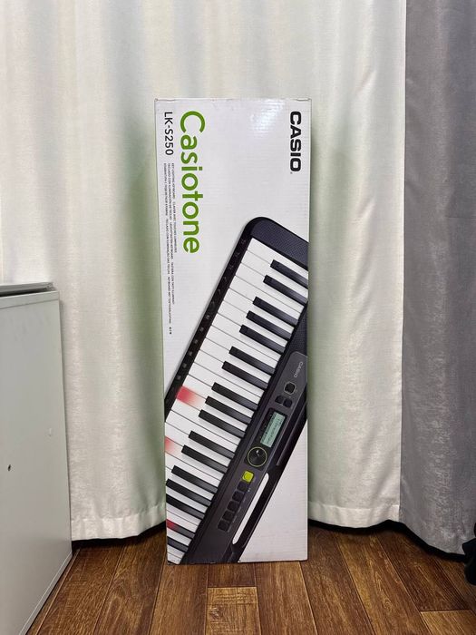 Новый синтезатор Casio LK-S250