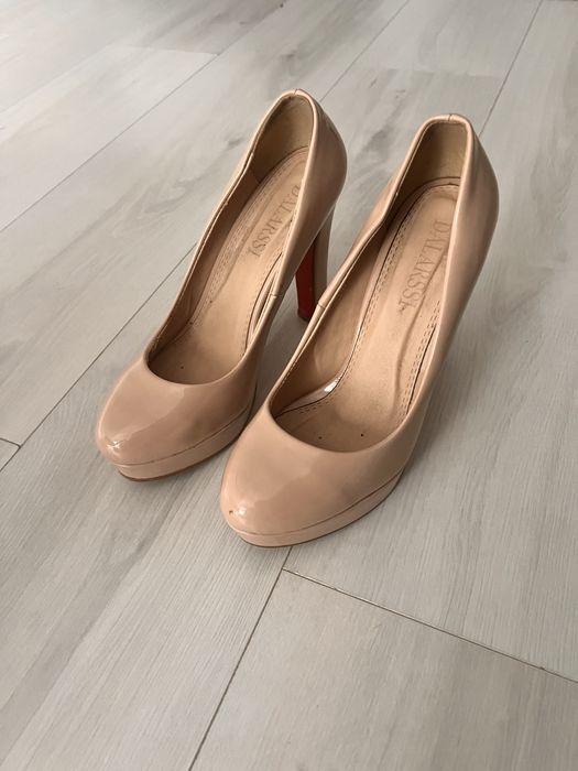 Туфли на каблуке