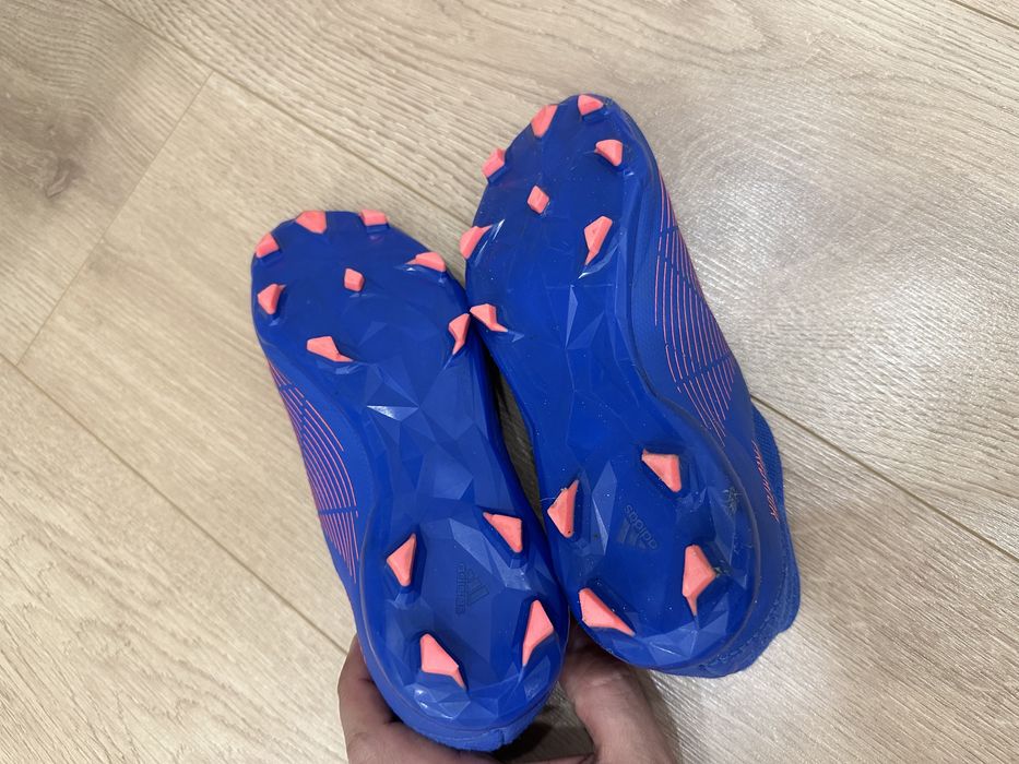 Adidas  крассовки 100% оригинал