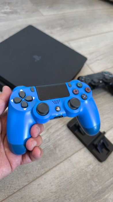 Playstation 4 Slim 1TB + 2 геймпада + 25 игр