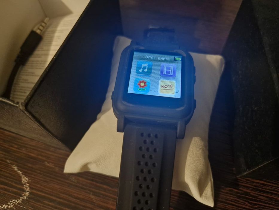 MP3-плеер + наручные часы