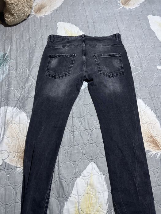Vând blugi Dsquared2