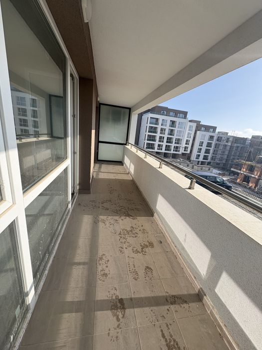 Просторен двустаен апартамент 98 кв м.