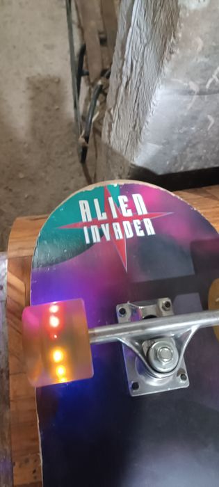 Placă skateboard cu leduri pe roți