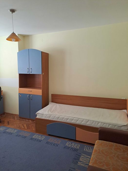 Дава се под наем Тристаен апартамент в Плевен, Широк център - 100 кв.м за 306 € - Снимка #4