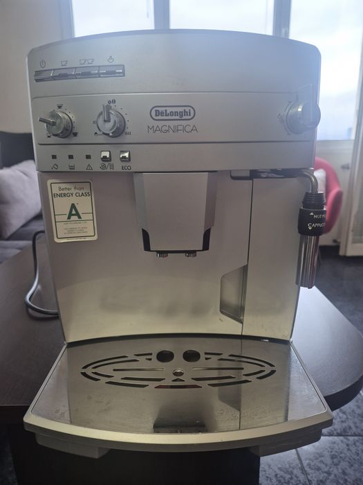 Кафеавтомат Delonghi magnifica
