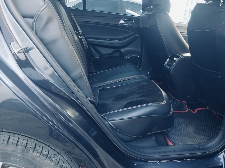 Продаю машину Omoda s5