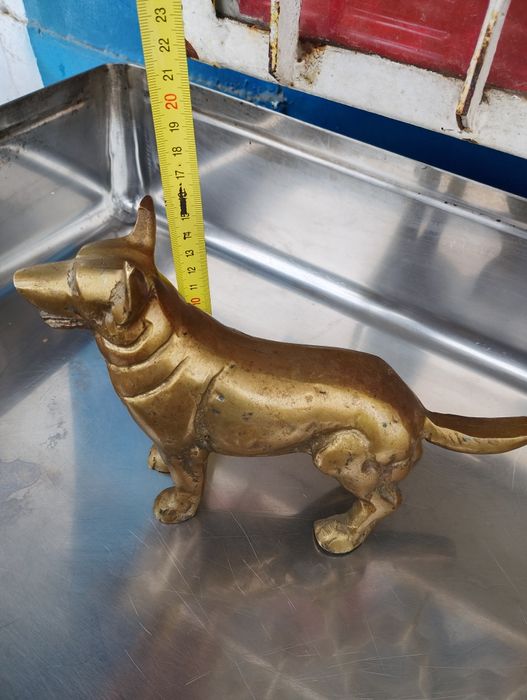 Бронзова статуя Куче