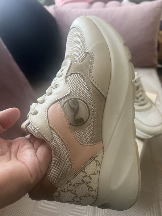 Фирменый италия  кроосовки 36 р