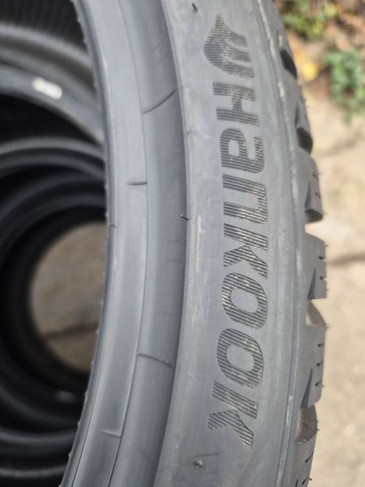 285 30 21 Anvelope de iarnă Hankook Noi