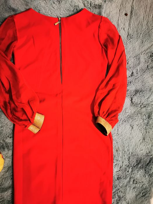 Rochita rosie si neagra