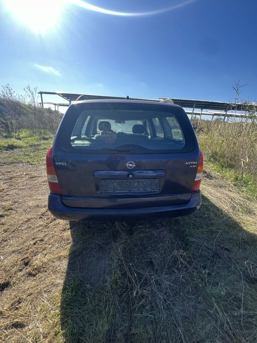 Опел Астра  2 бр На части !