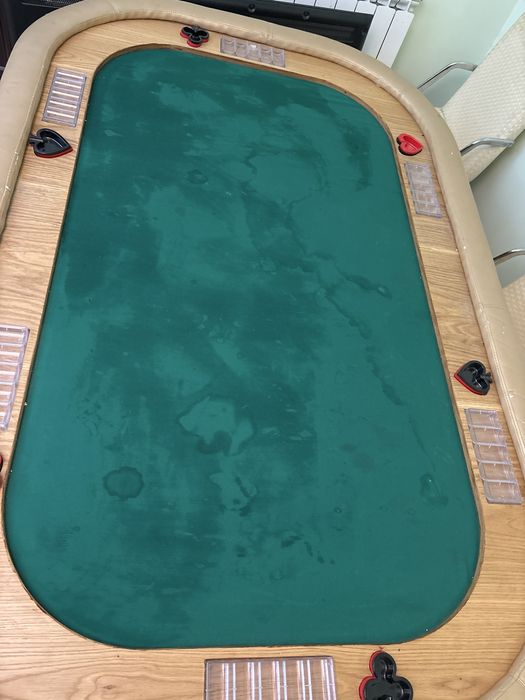 Покерный стол для 8–10 игроков