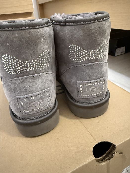 UGG Gri deschis purtati o singura data