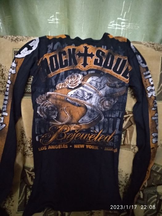 Модная майка с длинными рукавами на мальчика лет 9 худого телосложения