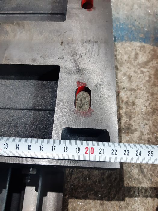 Кръстата маса за бормашина