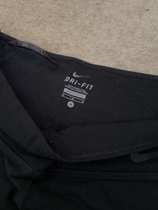 Дамски спортен клин NIKE