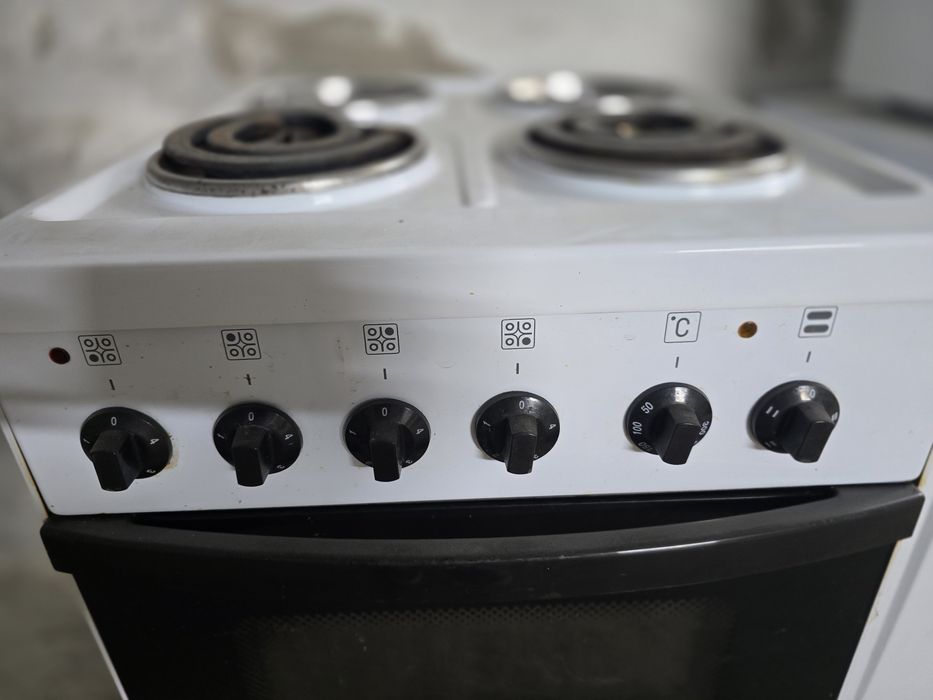 Продам электрическую плитку с 2 камфорками !!!