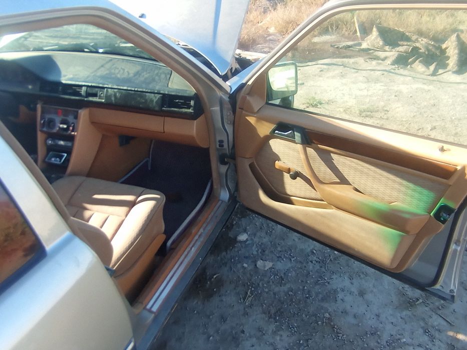 Машина Мерседес бенс