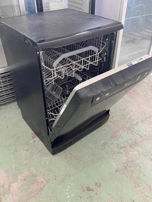 Съдомиялна Ariston