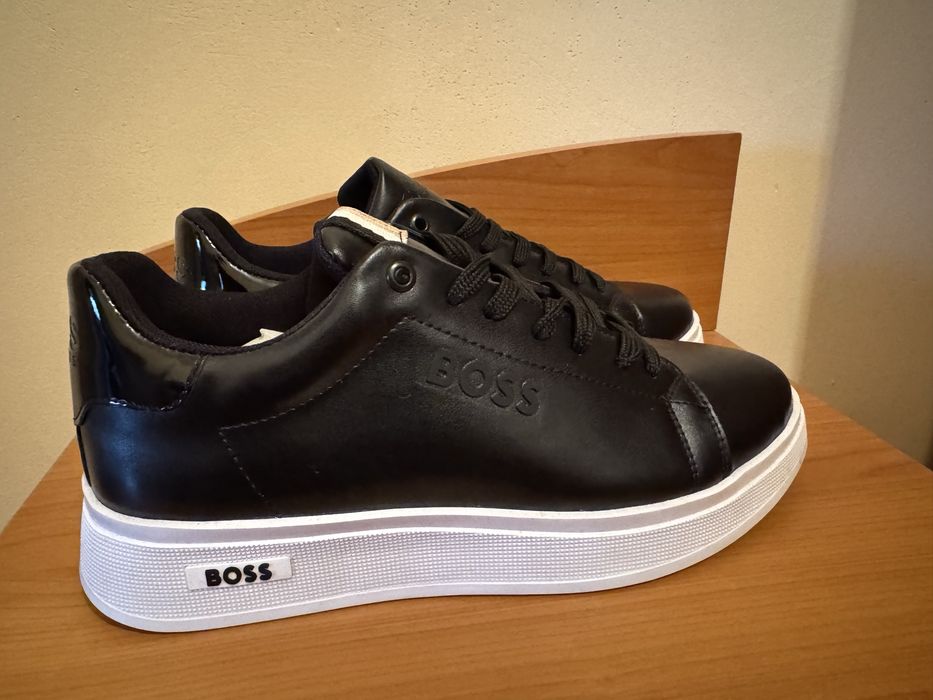Adidasi Hugo Boss marimea 42 noi