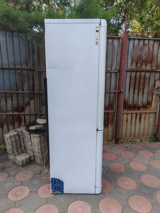 Холодильник Indesit