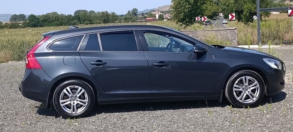 Vând Volvo V60 - 1,6 D, eDrive
