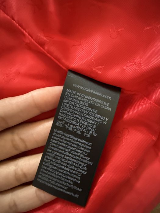 Calvin Klein яке L размер