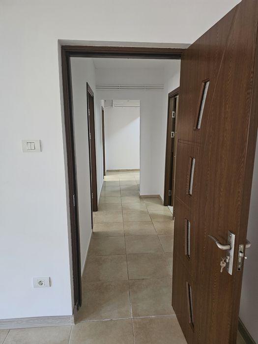 Inchiriez apartament